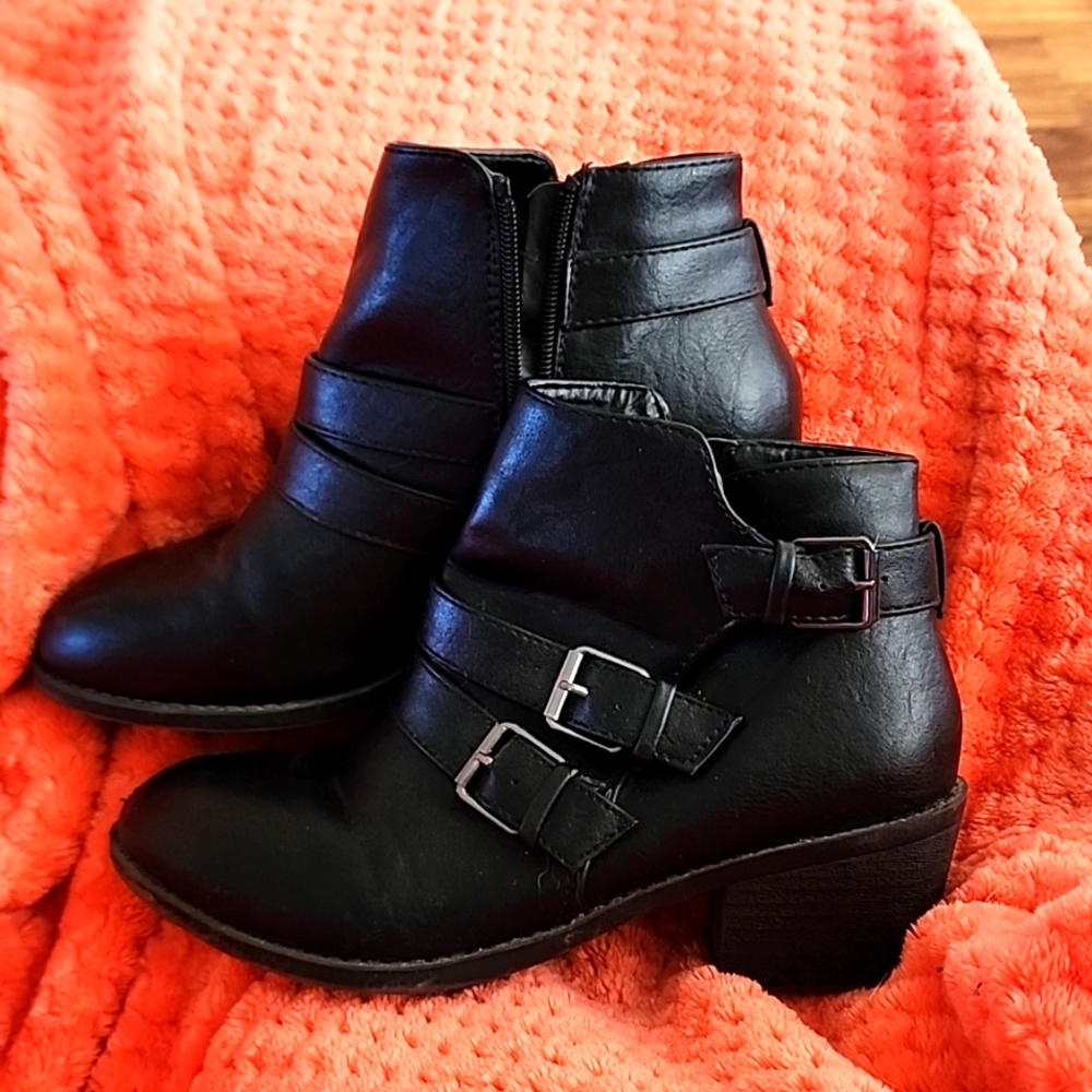 Womens Boots.